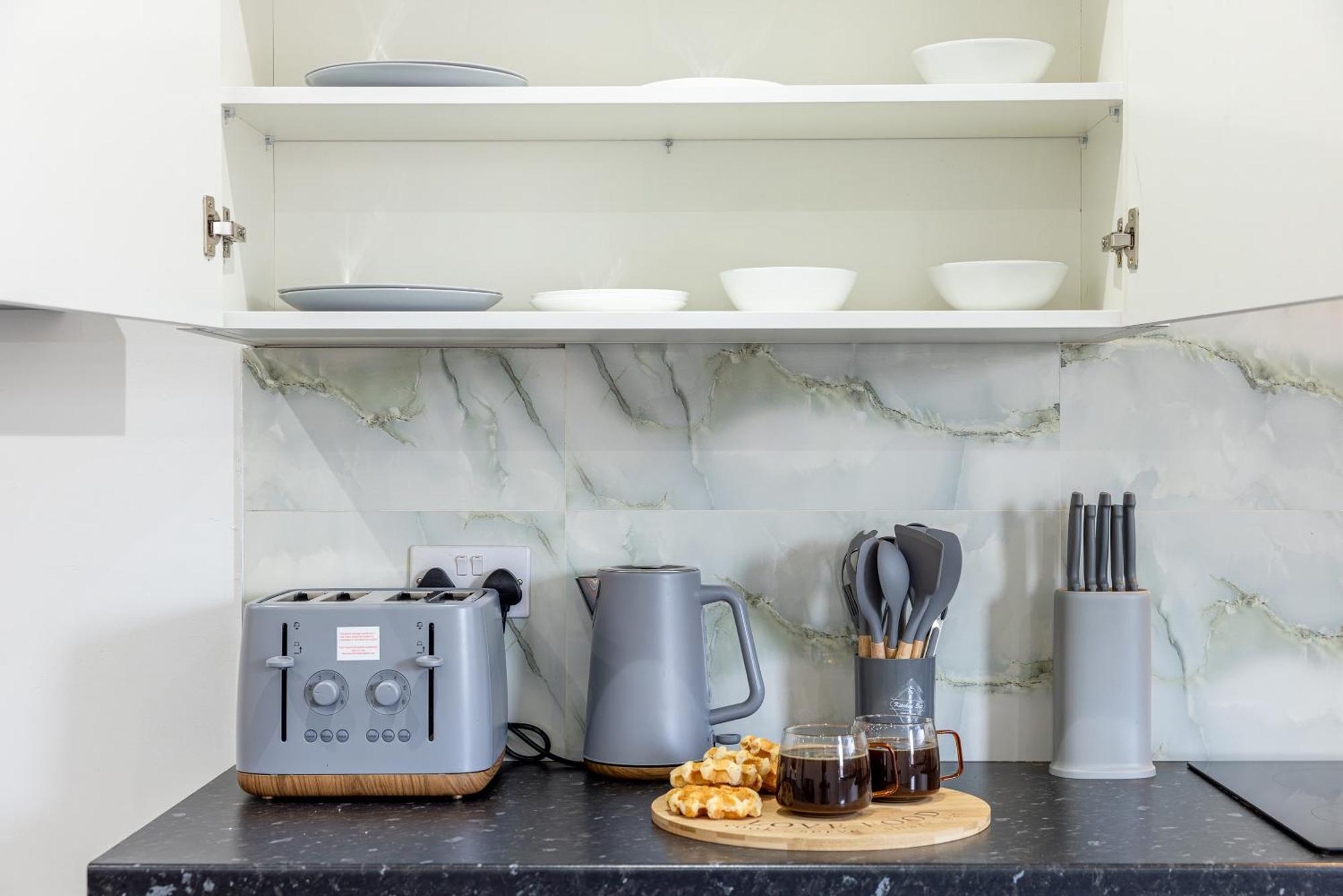Rnm - Upgraded Business Stay For Travelling Contractors, All Amenities, Private Access Entire Place, Kitchen & Washroom, Smart Tv, Easy Access, Parking Nearby Cradley Heath Esterno foto