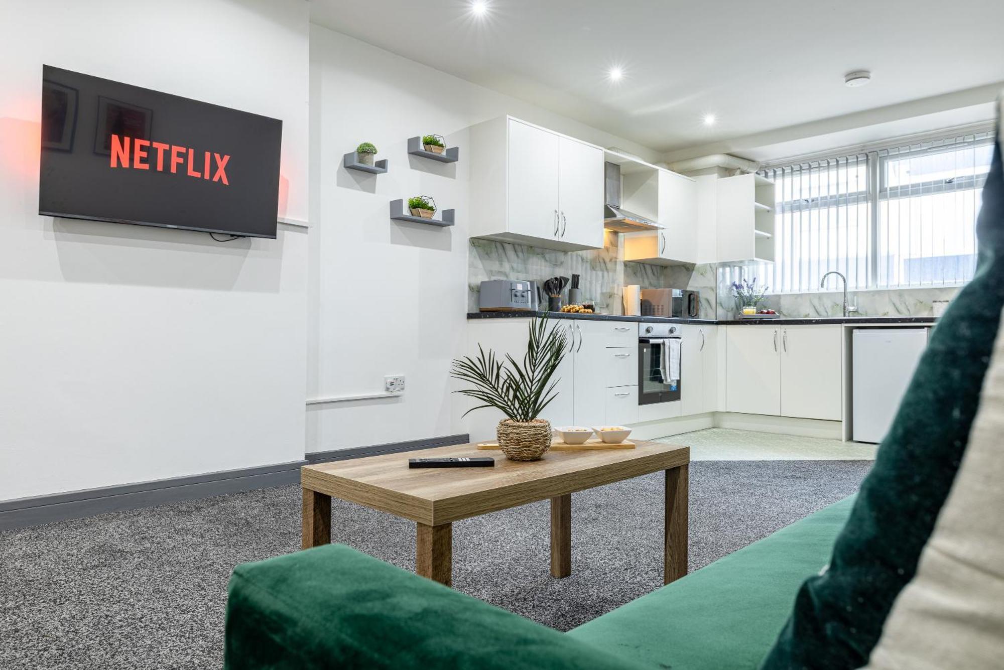 Rnm - Upgraded Business Stay For Travelling Contractors, All Amenities, Private Access Entire Place, Kitchen & Washroom, Smart Tv, Easy Access, Parking Nearby Cradley Heath Esterno foto