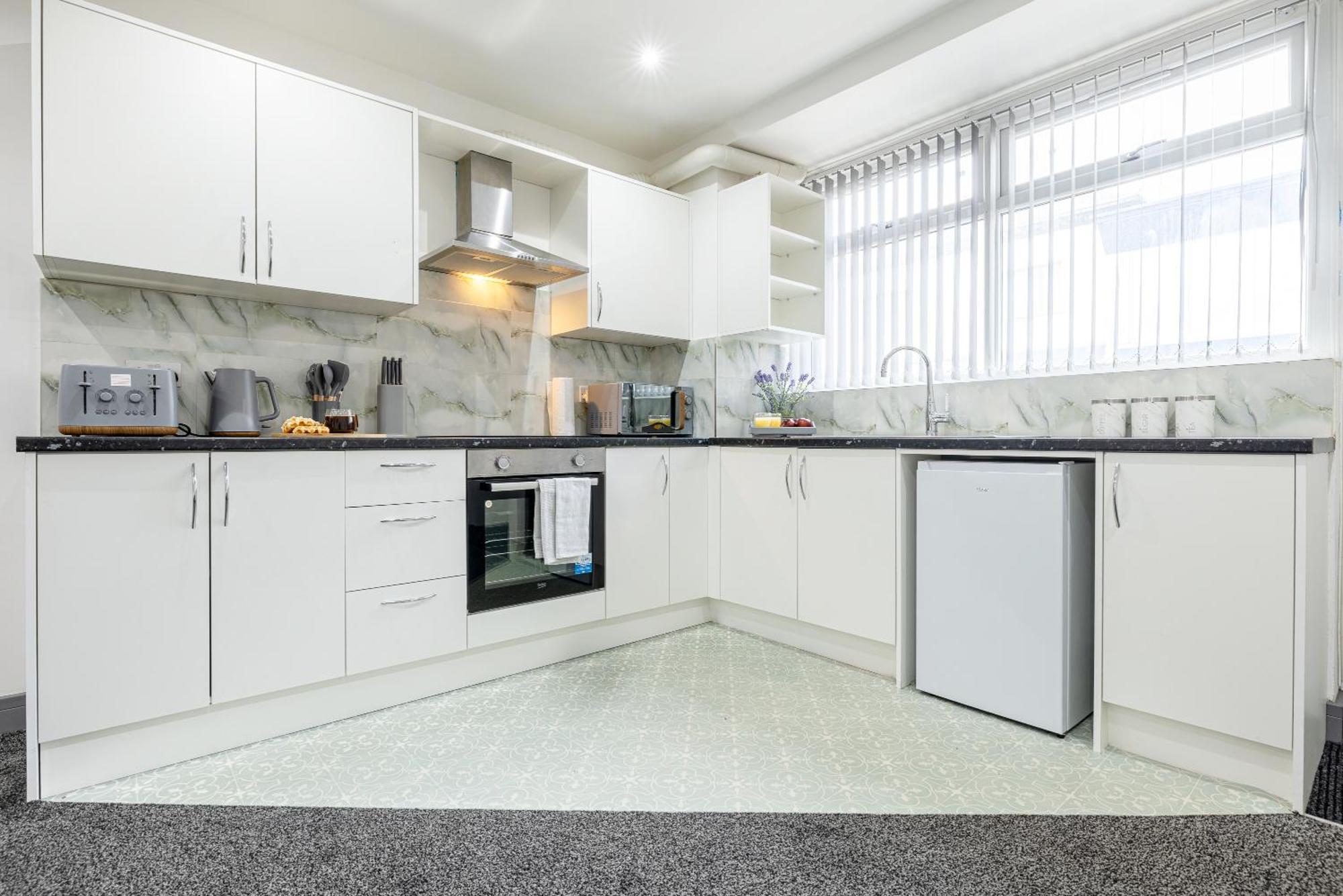 Rnm - Upgraded Business Stay For Travelling Contractors, All Amenities, Private Access Entire Place, Kitchen & Washroom, Smart Tv, Easy Access, Parking Nearby Cradley Heath Esterno foto