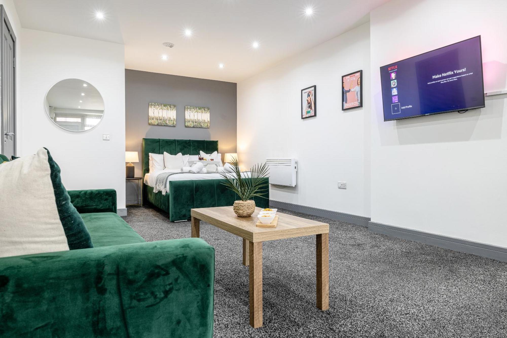 Rnm - Upgraded Business Stay For Travelling Contractors, All Amenities, Private Access Entire Place, Kitchen & Washroom, Smart Tv, Easy Access, Parking Nearby Cradley Heath Esterno foto